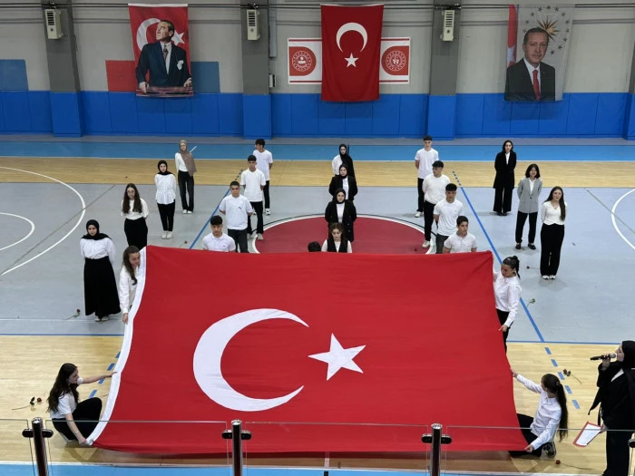 T&uuml;rk Gen&ccedil;liği Of'ta 19 Mayıs Ruhunu Yeniden Yaşattı