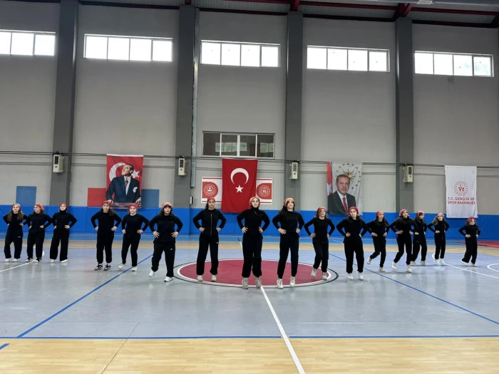 T&uuml;rk Gen&ccedil;liği Of'ta 19 Mayıs Ruhunu Yeniden Yaşattı