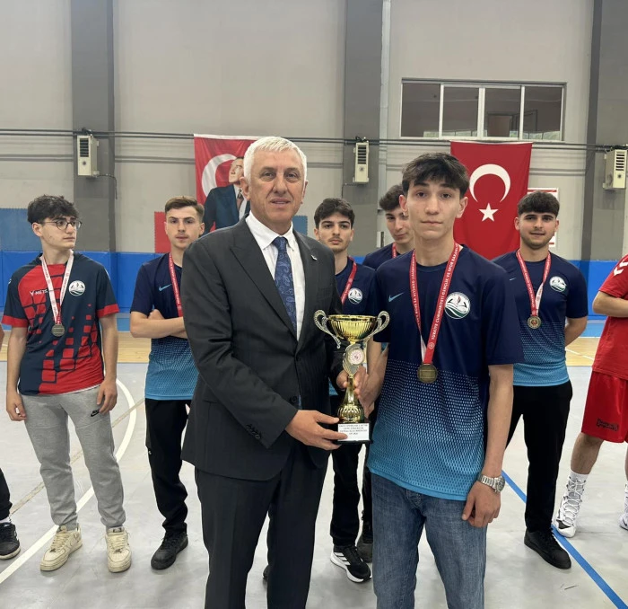 T&uuml;rk Gen&ccedil;liği Of'ta 19 Mayıs Ruhunu Yeniden Yaşattı