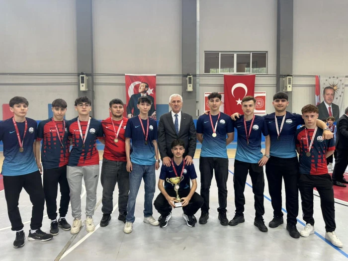 T&uuml;rk Gen&ccedil;liği Of'ta 19 Mayıs Ruhunu Yeniden Yaşattı