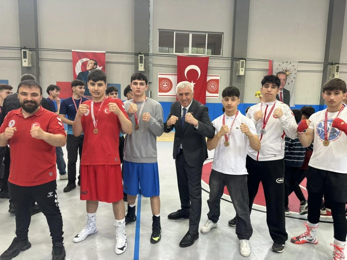 T&uuml;rk Gen&ccedil;liği Of'ta 19 Mayıs Ruhunu Yeniden Yaşattı