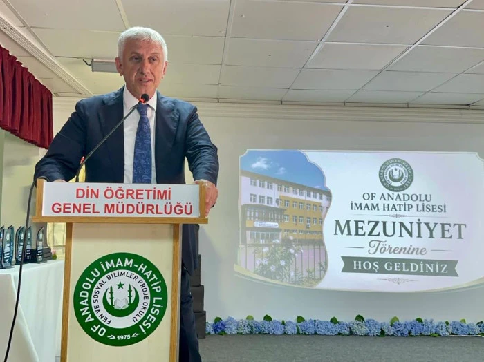 Başkan Sarıalioğlu, Of Anadolu İmam Hatip Lisesi Mezuniyet Heyecanına Ortak Oldu