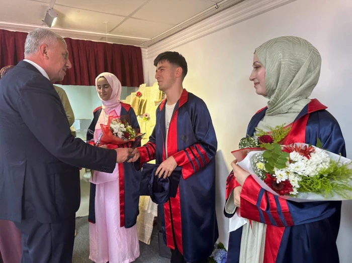 Başkan Sarıalioğlu, Of Anadolu İmam Hatip Lisesi Mezuniyet Heyecanına Ortak Oldu