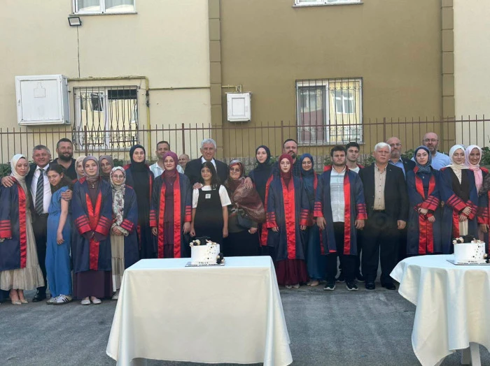 Başkan Sarıalioğlu, Of Anadolu İmam Hatip Lisesi Mezuniyet Heyecanına Ortak Oldu