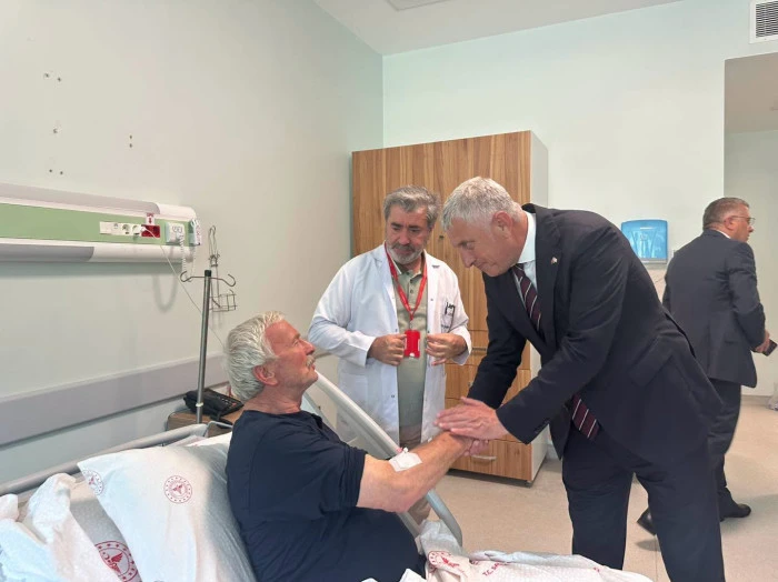 Başkan Sarıalioğlu'ndan Of Devlet Hastanesi'nde Anlamlı Ziyaret