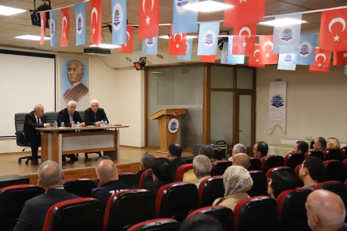 Başkan Sarıalioğlu, Of Belediyesi'nde hizmet koordinasyonu toplantısı ger&ccedil;ekleştirdi