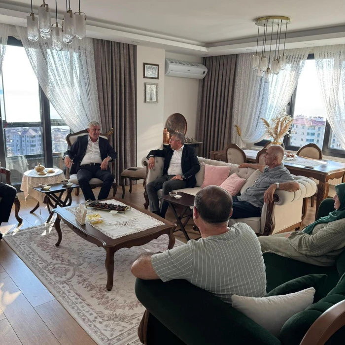 Başkan Sarıalioğlu'ndan Oflu Hacılara Anlamlı Ziyaret