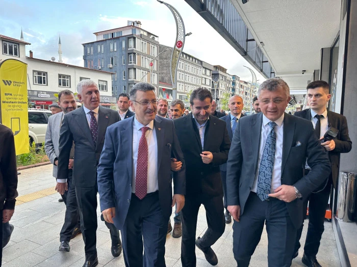 Başkan Sarıalioğlu ve Genç, Of Esnafını Ziyaret Etti