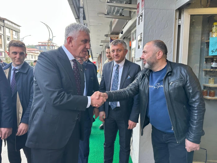 Başkan Sarıalioğlu ve Genç, Of Esnafını Ziyaret Etti