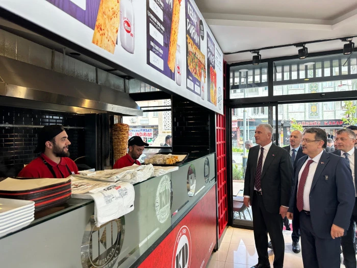 Başkan Sarıalioğlu ve Genç, Of Esnafını Ziyaret Etti
