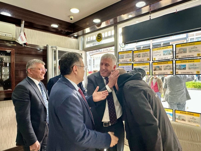 Başkan Sarıalioğlu ve Genç, Of Esnafını Ziyaret Etti