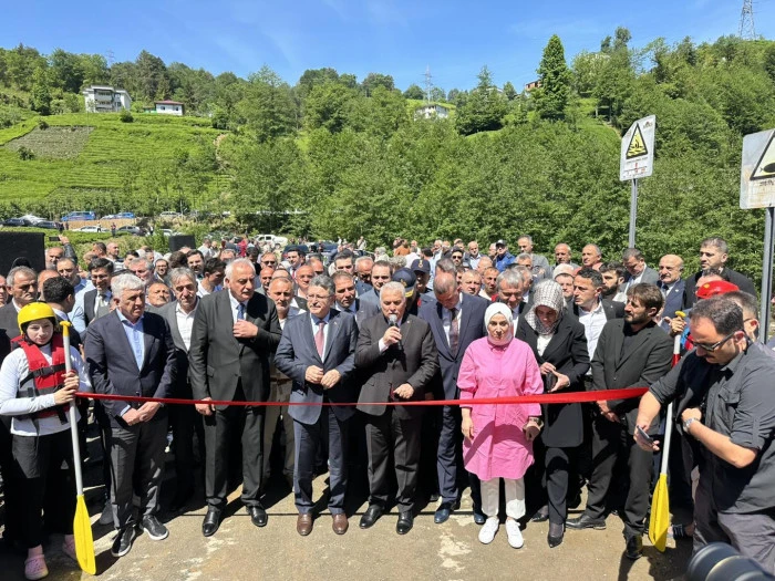 Doğa sporlarına yeni soluk: Hayrat'ta rafting heyecanı başladı