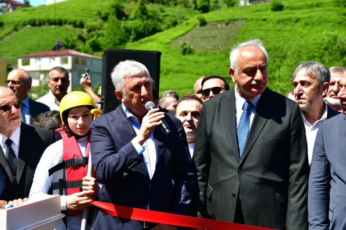 Doğa sporlarına yeni soluk: Hayrat'ta rafting heyecanı başladı