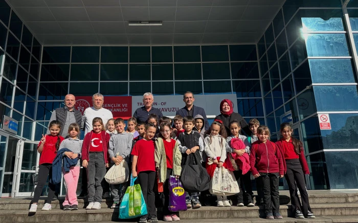 Of'a Değer Katan Yatırım: Of Yarı Olimpik Kapalı Y&uuml;zme Havuzu