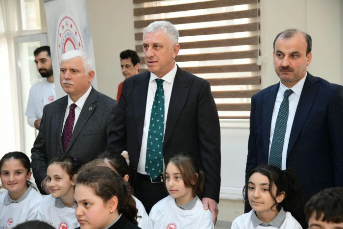 Of'ta İlkokul &Ouml;ğrencilerine 'Akran Nezaketi' Eğitimi