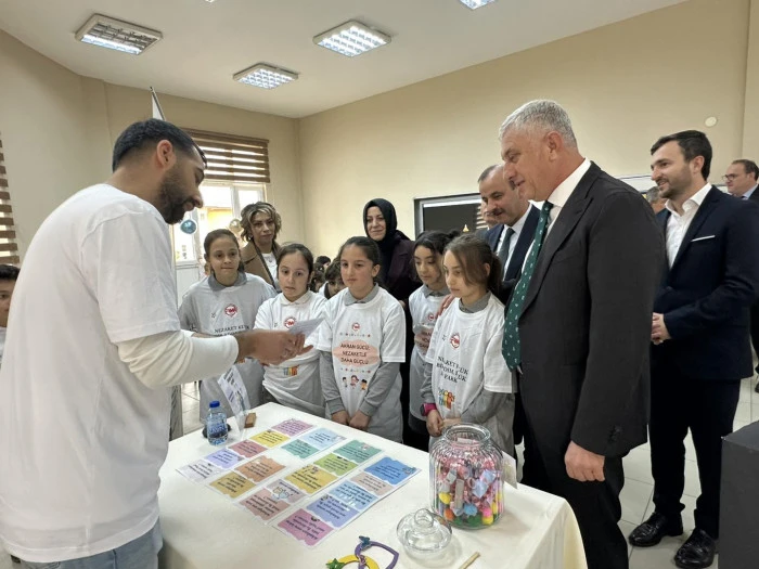 Of'ta İlkokul &Ouml;ğrencilerine 'Akran Nezaketi' Eğitimi