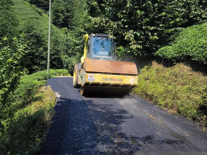 Of'ta asfalt seferberliği sürüyor