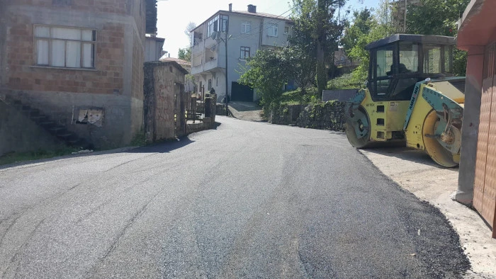 Tavşanlı ve Yazlık Mahallesi'nde Asfalt Serim Çalışmaları Tamamlandı