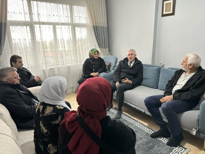 Of'ta G&ouml;n&uuml;l Ziyaretleri S&uuml;r&uuml;yor: Başkan Sarıalioğlu Hastaların Yanında