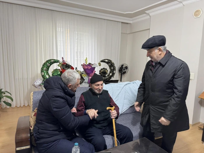 Of'ta G&ouml;n&uuml;l Ziyaretleri S&uuml;r&uuml;yor: Başkan Sarıalioğlu Hastaların Yanında