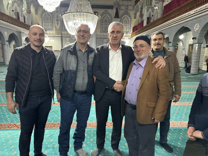 Başkan Sarıalioğlu, Of &Ccedil;arşıbaşı B&uuml;y&uuml;k Camii'nde Vatandaşlarla Buluştu