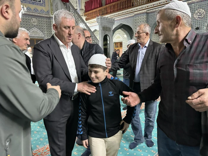 Başkan Sarıalioğlu, Of &Ccedil;arşıbaşı B&uuml;y&uuml;k Camii'nde Vatandaşlarla Buluştu