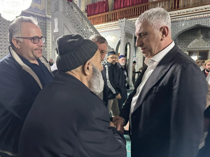 Başkan Sarıalioğlu, Of &Ccedil;arşıbaşı B&uuml;y&uuml;k Camii'nde Vatandaşlarla Buluştu