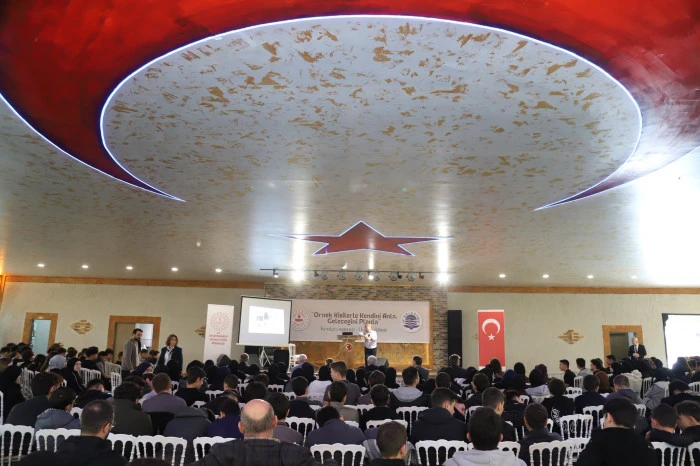 Başkan Sarıalioğlu, Of'un Başarılı İsimlerini Gen&ccedil;lerle Buluşturuyor