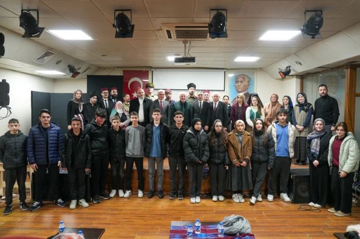 Oflu İzleyicilerden Tarihe Yolculuk Yapan Oyuna Yoğun İlgi