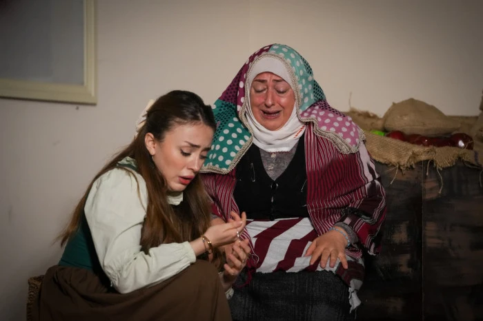 Oflu İzleyicilerden Tarihe Yolculuk Yapan Oyuna Yoğun İlgi