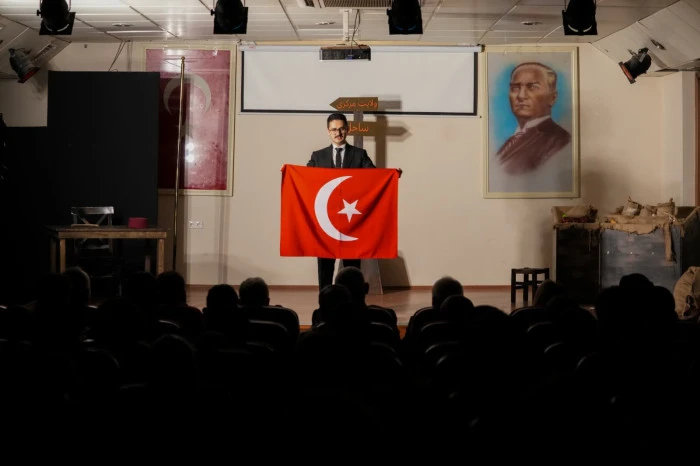 Oflu İzleyicilerden Tarihe Yolculuk Yapan Oyuna Yoğun İlgi