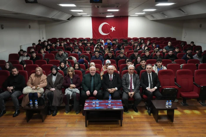 Oflu İzleyicilerden Tarihe Yolculuk Yapan Oyuna Yoğun İlgi