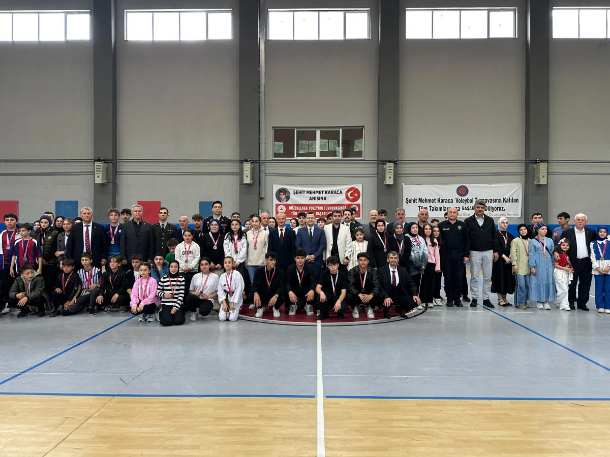 19 Mayıs Atatürk'ü Anma, Gençlik ve Spor Bayramı'nın 106. yılı Of'ta coşkuyla kutlandı