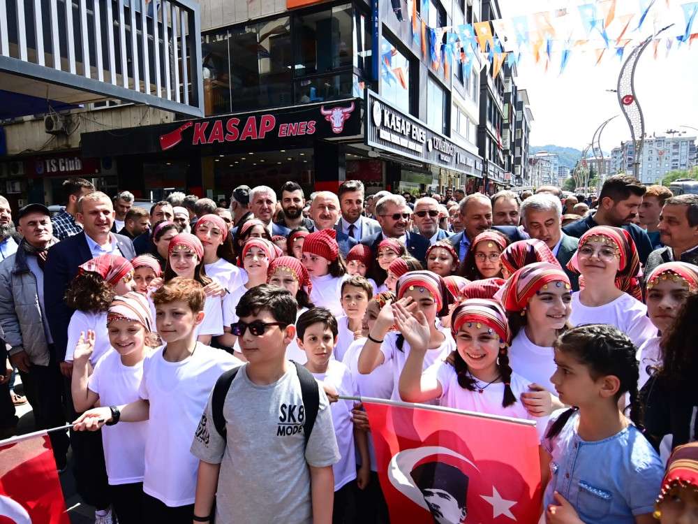 Bakan Karaismailoğlu: Of'tan Yüzde 90'ı aldığımızda birileri 'Of' olacak