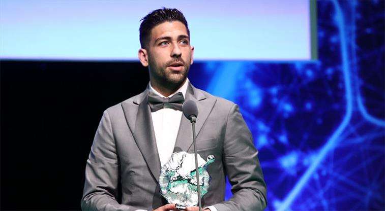 Bakasetas’a en iyi Yunan futbolcu ödülü
