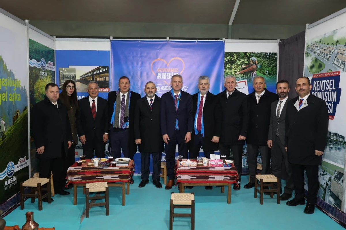 Başdanışman Saral ve Başkan Sarıalioğlu Ankara'da stantları tek tek gezdi