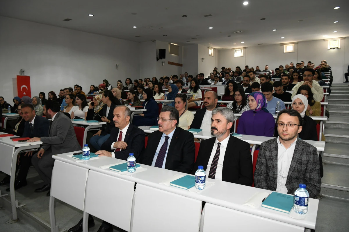 Başkan Genç: Kendinizi Geleceğe Donanımlı Hazırlayın