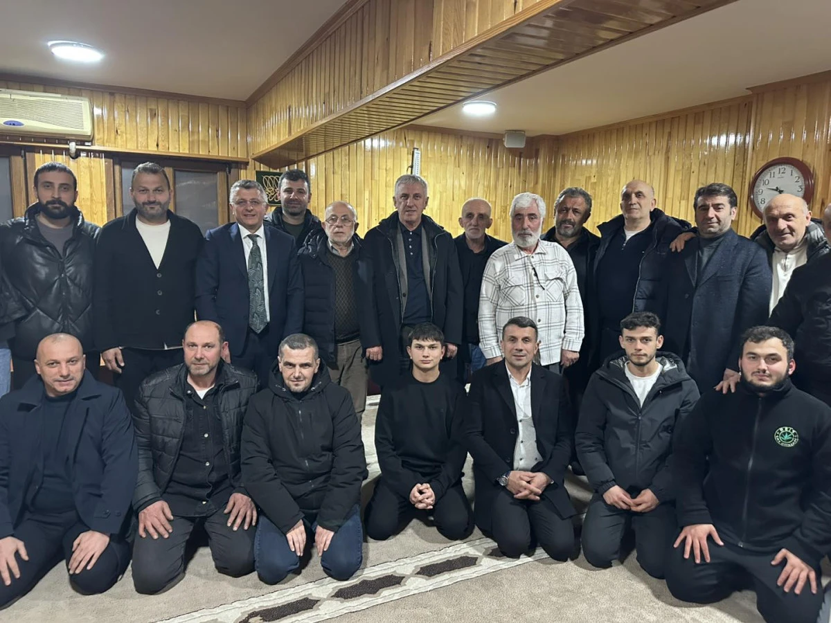 Başkan Sarıalioğlu B&ouml;l&uuml;ml&uuml;'de İftar, İrfanlı'da Teravih Buluşmasına Katıldı