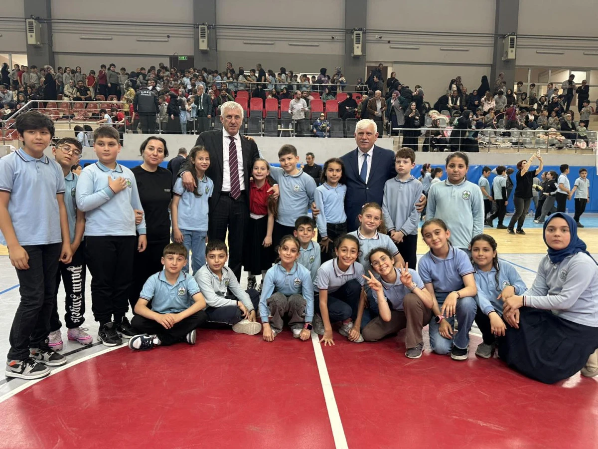 Başkan Sarıalioğlu: 'En B&uuml;y&uuml;k Yatırım &Ccedil;ocuklarımızın Tebess&uuml;m&uuml;d&uuml;r'
