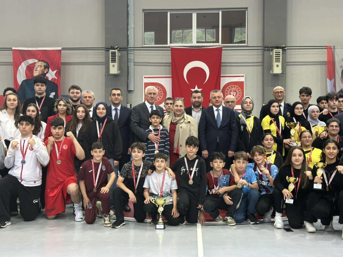 Başkan Sarıalioğlu: 'G&uuml;&ccedil;l&uuml; T&uuml;rkiye Gen&ccedil;lerin Omuzlarında Y&uuml;kselecek'