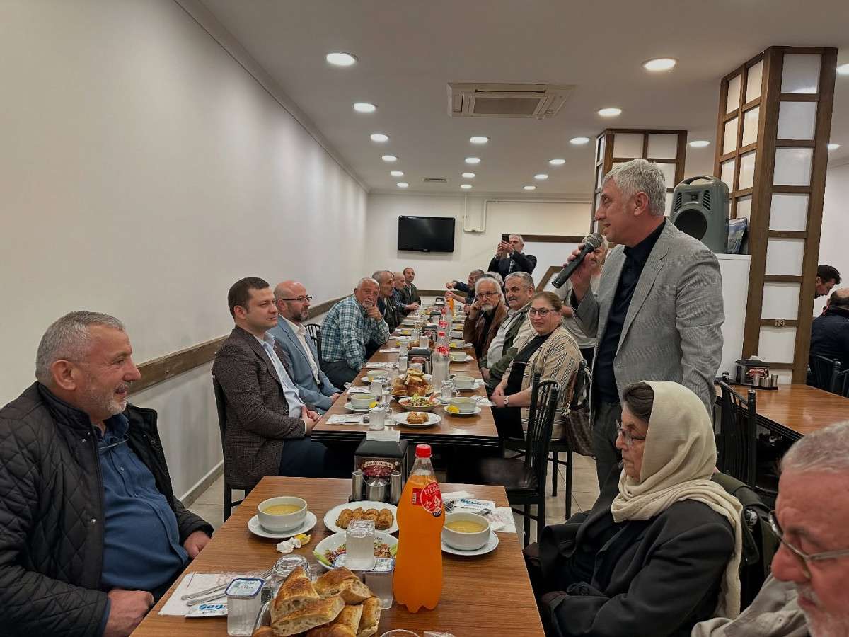 Başkan Sarıalioğlu, İftar Sofrası'nda Emekli Öğretmenlerle Buluştu