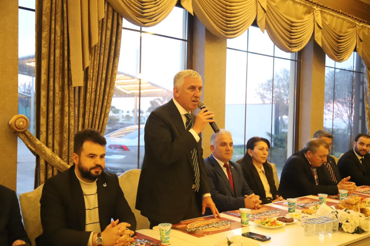 Başkan Sarıalioğlu İftar Sofrası'nda Of'un siyasi yönetimi ile buluştu