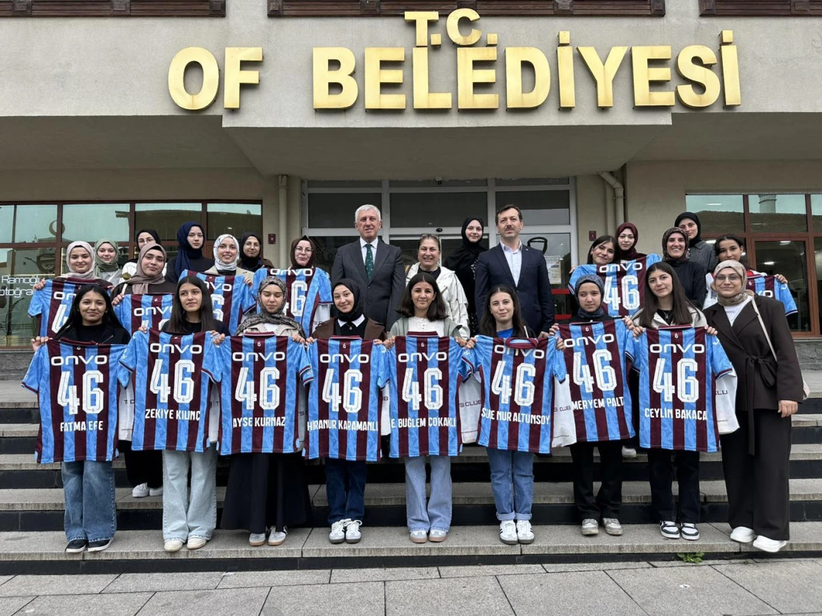 Başkan Sarıalioğlu Kahramanmaraşlı &Ouml;ğrencileri Ağırladı