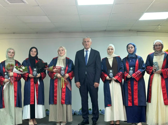 Başkan Sarıalioğlu, Of Anadolu İmam Hatip Lisesi Mezuniyet Heyecanına Ortak Oldu