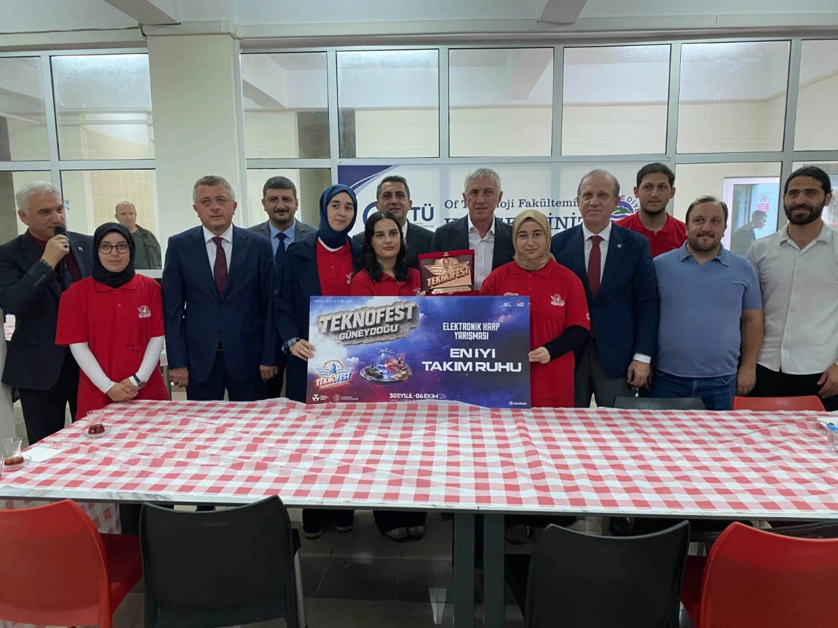 Başkan Sarıalioğlu, Of Teknoloji Fak&uuml;ltesi &ouml;ğrencileriyle kahvaltıda buluştu