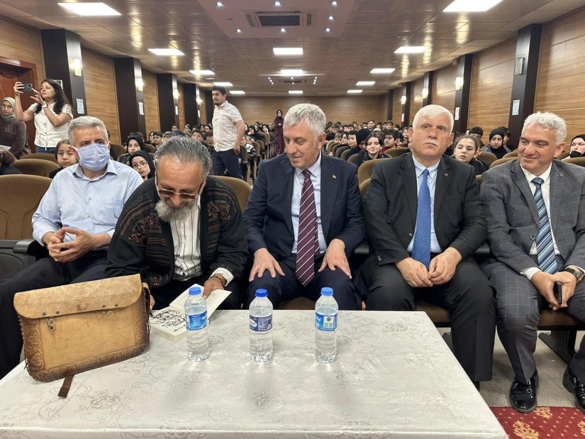 Başkan Sarıalioğlu, 'Yarının B&uuml;y&uuml;k T&uuml;rkiye'sini Sizler Kuracaksınız'