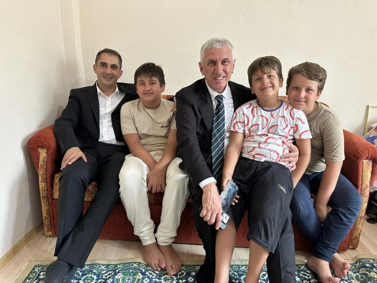 Başkan Sarıalioğlu'ndan 15 Temmuz'da Şehitlere Dua, Millete Vefa