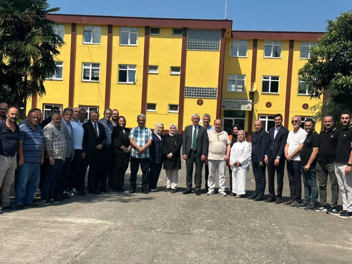 Başkan Sarıalioğlu'ndan &Ccedil;amlı &Ccedil;ay Fabrikası'na Ziyaret