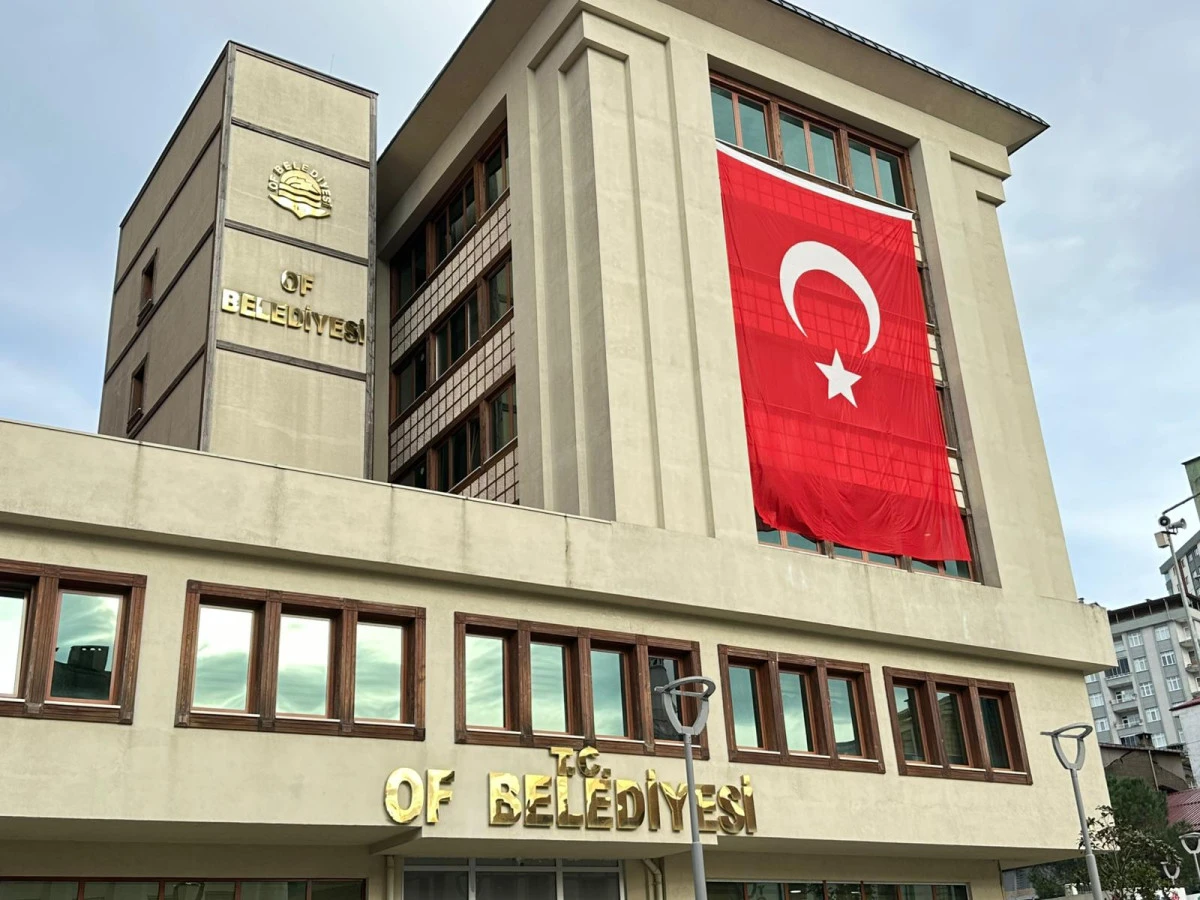 Başkan Sarıalioğlu'ndan Oflulara Bayrak &Ccedil;ağrısı