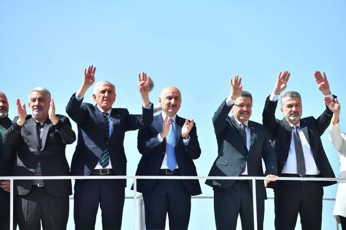 Cumhur İttifakı'ndan Of'ta coşkulu miting